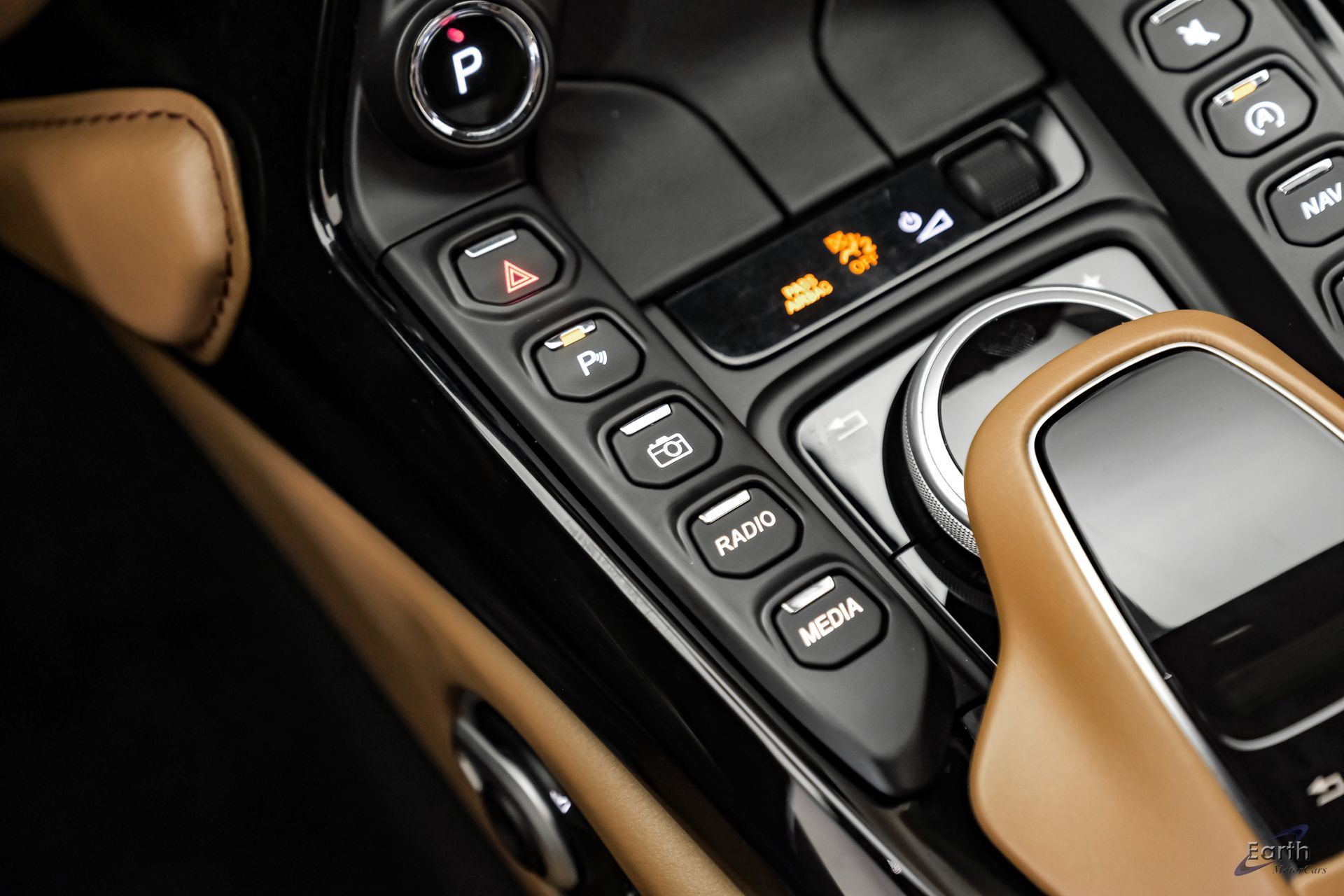 Used 2020 Aston Martin V8 Vantage Coupe RWD image 63