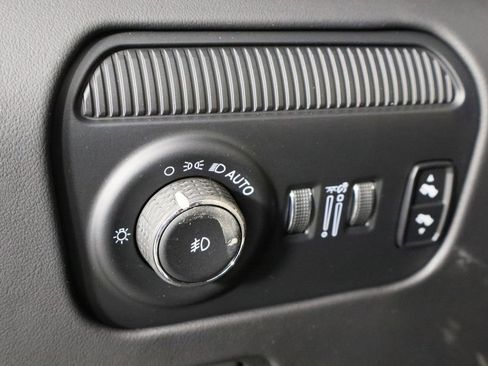 Used 2023 Jeep Grand Wagoneer Series II w/ Premium Group II image 27