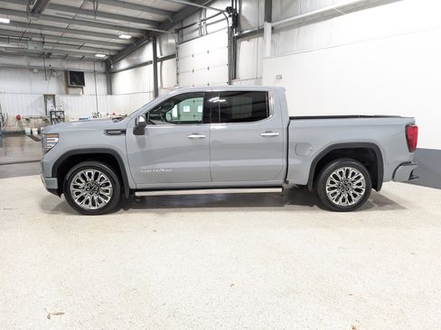 Used 2025 GMC Sierra 1500 Denali Ultimate AWD/4WD image 6