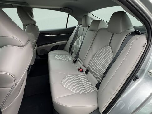 Used 2024 Toyota Camry SE w/ Cold Weather Package FWD image 9