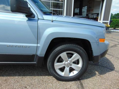 Used 2014 Jeep Patriot Sport w/ Power Value Group AWD/4WD image 11