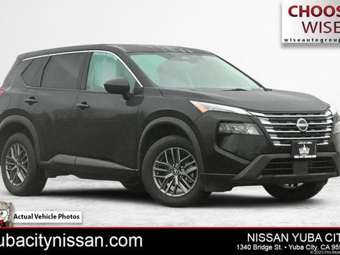 Used 2024 Nissan Rogue S image 1