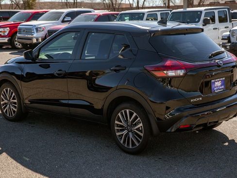 Used 2024 Nissan Kicks SV image 7