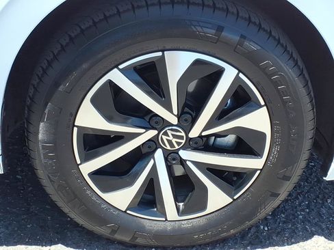 Certified 2025 Volkswagen Jetta S FWD image 9
