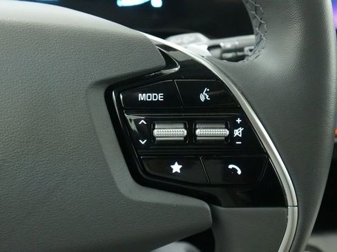 Used 2023 Kia Niro EX FWD image 33