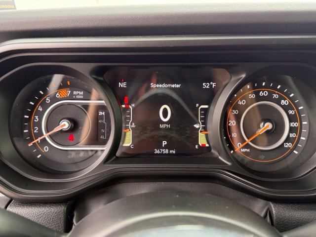 Used 2025 Jeep Wrangler Unlimited Sahara AWD/4WD image 19