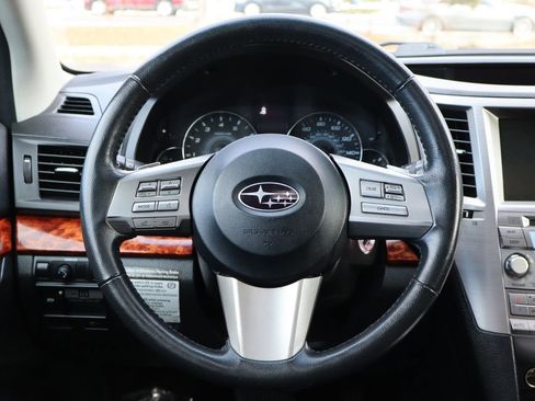 Used 2010 Subaru Outback 3.6R Limited image 18