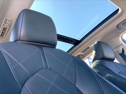 Used 2024 Toyota Highlander Platinum image 14