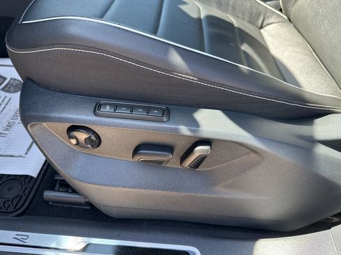 Certified 2023 Volkswagen Tiguan SEL R-Line image 13