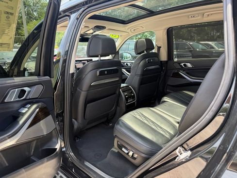 Used 2023 BMW X7 xDrive40i AWD/4WD image 29