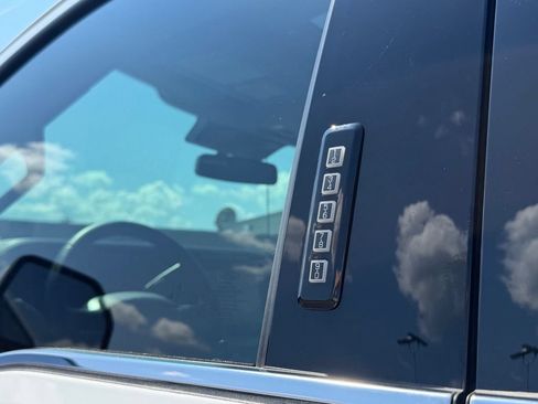 Used 2024 Ford F250 Lariat w/ Lariat Ultimate Package AWD/4WD image 13