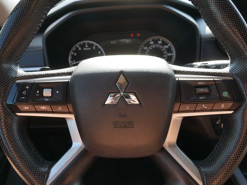 Used 2023 Mitsubishi Outlander SE AWD/4WD image 25