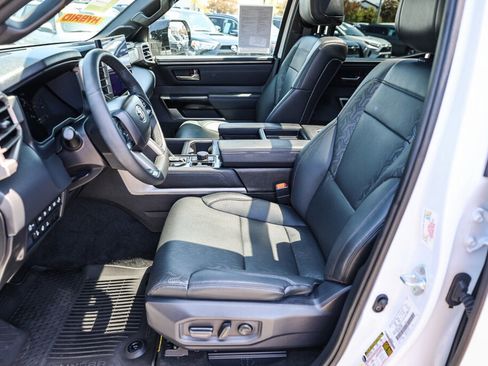 Certified 2025 Toyota Tundra Limited AWD/4WD image 10
