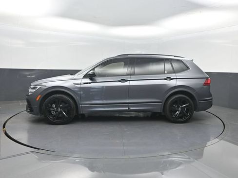 Used 2023 Volkswagen Tiguan SE R-Line FWD image 3