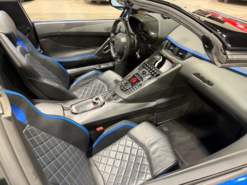 Used 2018 Lamborghini Aventador S AWD/4WD image 78
