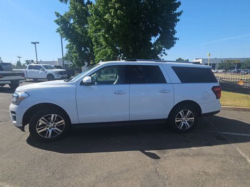 Used 2023 Ford Expedition Max Limited AWD/4WD image 5