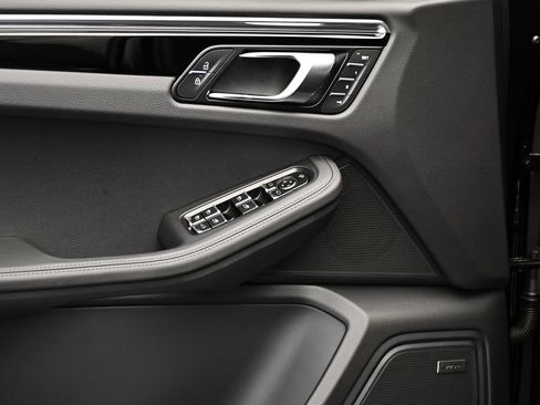 Certified 2026 Porsche Macan AWD/4WD image 36