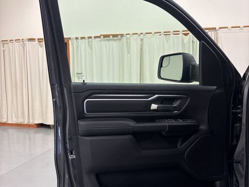 New 2026 RAM 1500 4x4 Crew Cab image 18