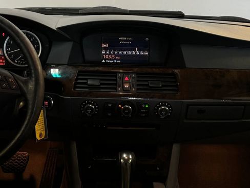 Used 2006 BMW 530xi Wagon image 26
