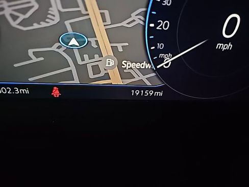 Used 2024 Volkswagen Taos SEL image 15