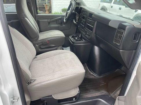 Used 2016 Chevrolet Express 3500 LT w/ LT Preferred Equipment Group image 17