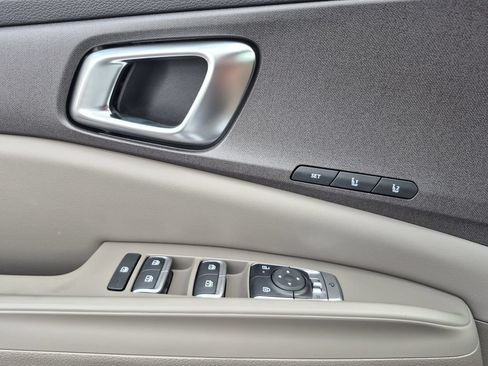 New 2026 Kia Carnival EX FWD image 7
