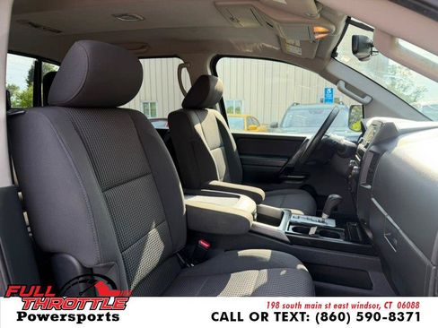 Used 2014 Nissan Titan SV w/ SV Value Truck Package AWD/4WD image 12