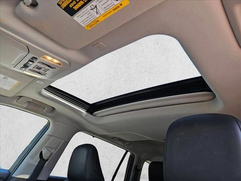 Used 2023 Toyota Highlander XLE FWD image 15