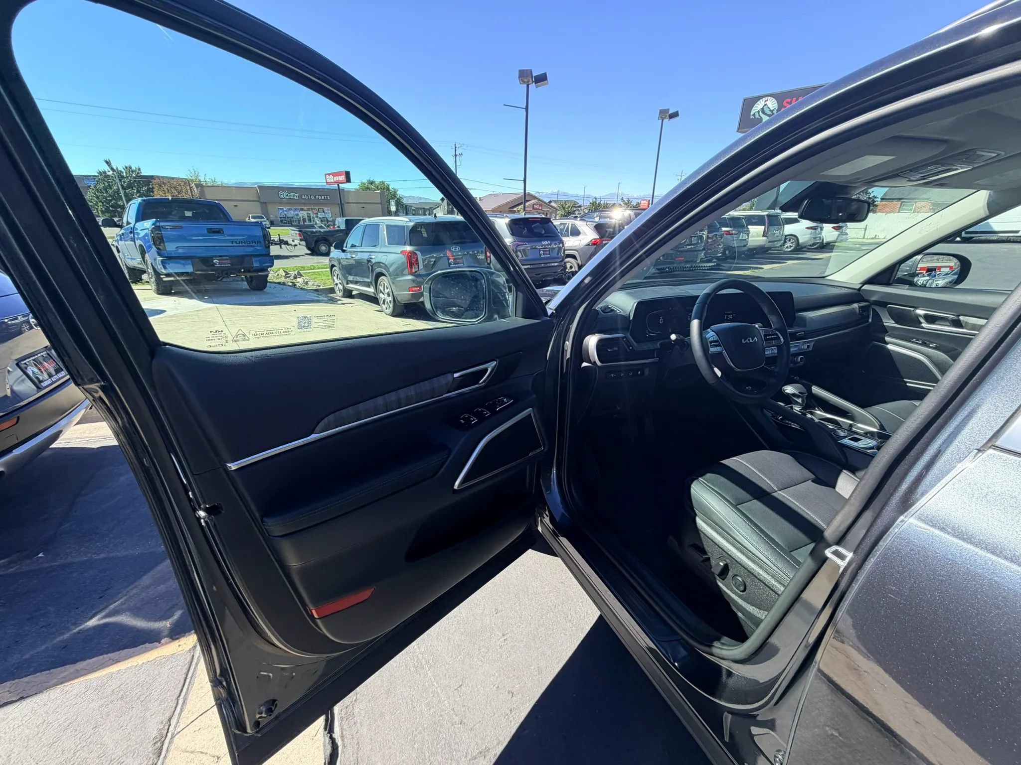 Used 2024 Kia Telluride EX AWD/4WD image 9
