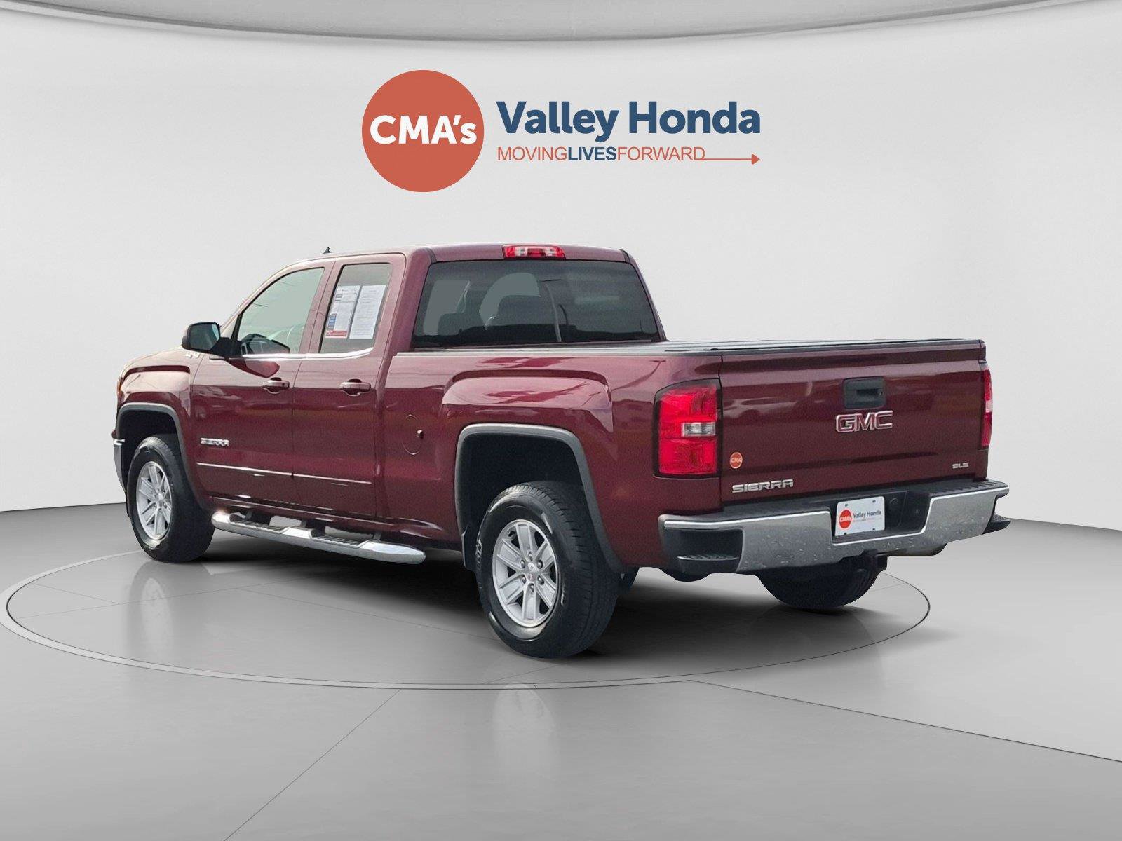 Used 2015 GMC Sierra 1500 SLE w/ SLE Value Package AWD/4WD image 3