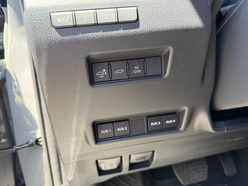 Used 2026 Lexus GX 550 AWD/4WD image 23