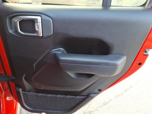 Used 2025 Jeep Wrangler Willys image 20