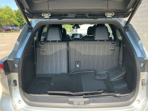 Used 2021 Toyota Highlander XSE AWD/4WD image 26