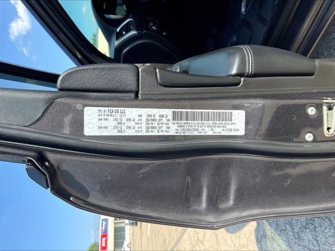 Used 2018 Jeep Grand Cherokee Altitude AWD/4WD image 19
