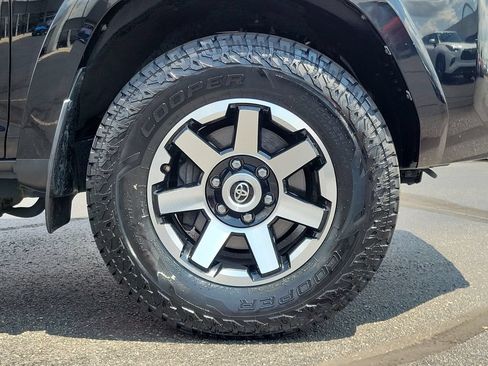 Used 2020 Toyota 4Runner TRD Off-Road Premium w/ Moonroof Package AWD/4WD image 9