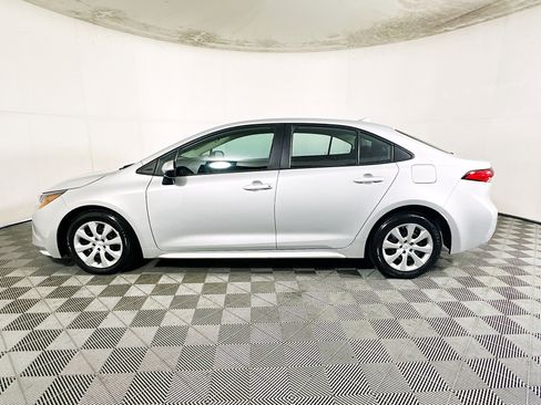Used 2024 Toyota Corolla LE image 6