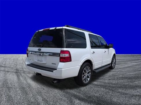 Certified 2017 Ford Expedition XLT w/ Equipment Group 202A RWD image 4
