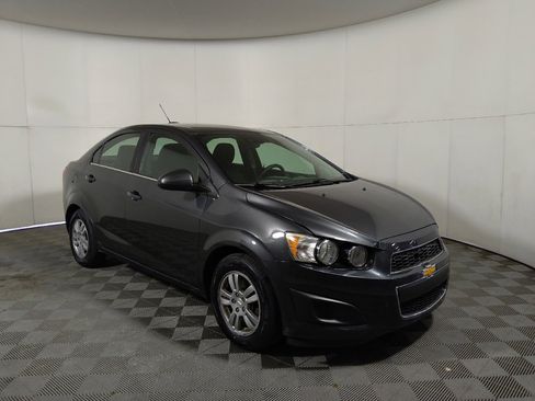 Used 2016 Chevrolet Sonic LT w/ Driver Confidence Package FWD image 11