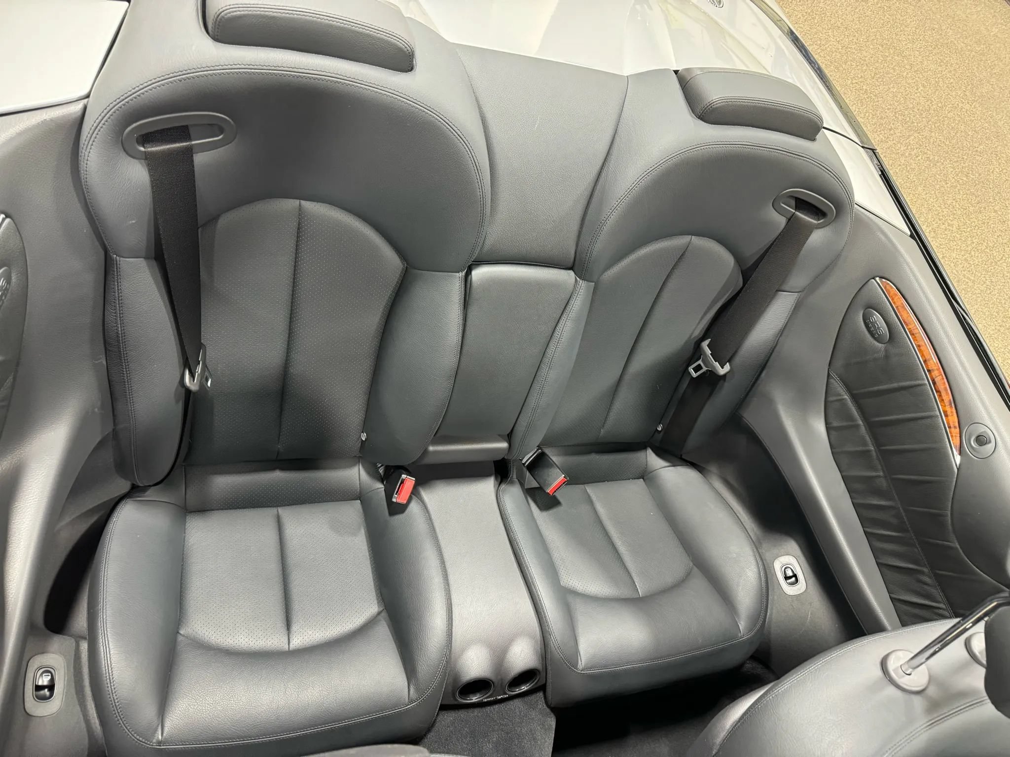 Used 2005 Mercedes-Benz CLK 320 Cabriolet image 55