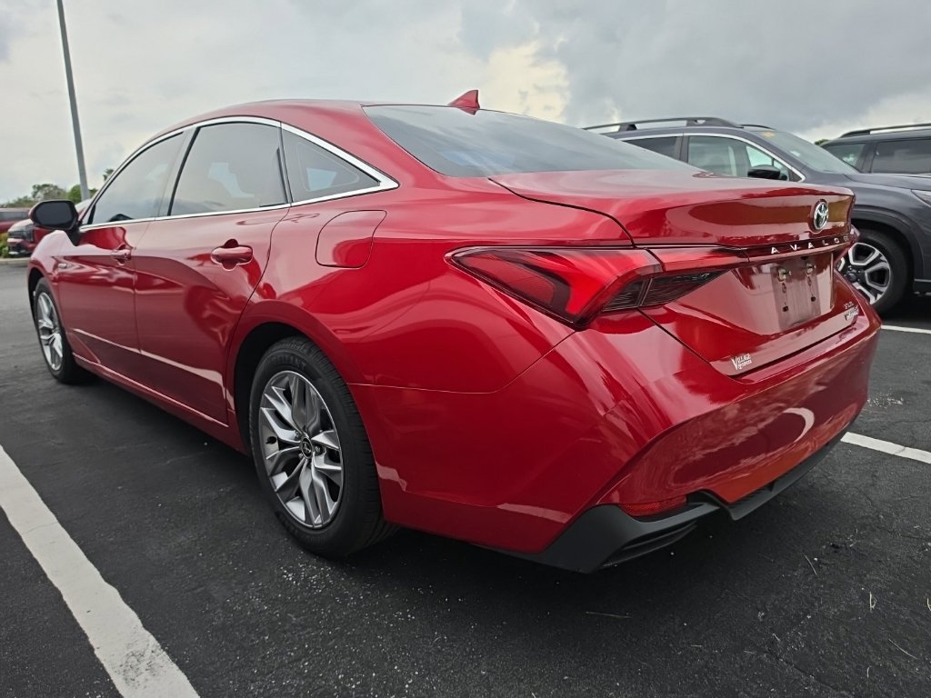 Used 2021 Toyota Avalon XLE w/ Moonroof Package FWD image 11