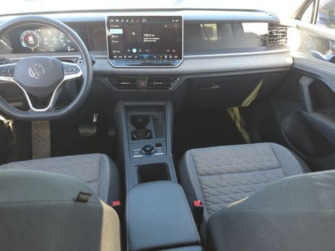 Used 2025 Volkswagen Tiguan S image 19