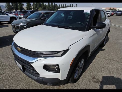 Used 2023 Chevrolet TrailBlazer LS FWD image 3