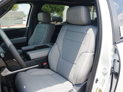 New 2026 Toyota Tundra Limited AWD/4WD image 10