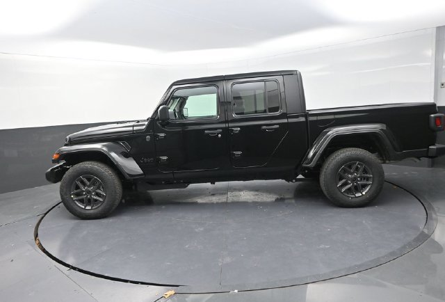New 2026 Jeep Gladiator Sport AWD/4WD image 5