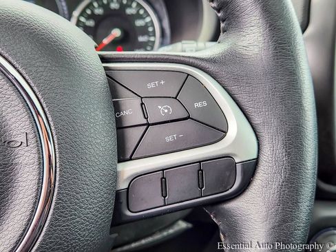 Used 2023 Jeep Renegade Latitude w/ Sun/Sound Group AWD/4WD image 16