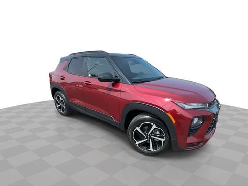 Certified 2023 Chevrolet TrailBlazer RS w/ Sun and Liftgate Package AWD/4WD image 2