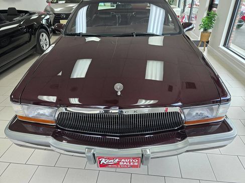 Used 1996 Buick Roadmaster Sedan RWD image 8