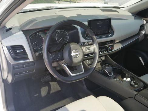 Certified 2023 Nissan Rogue SV w/ SV Premium B Package AWD/4WD image 4
