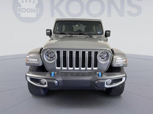Used 2022 Jeep Wrangler Unlimited Sahara AWD/4WD image 11