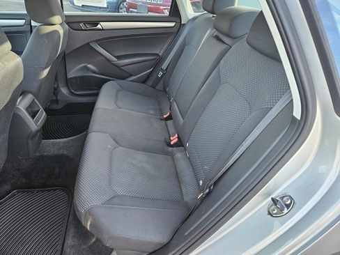 Used 2013 Volkswagen Passat 2.5 S image 17